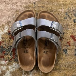 Sliver sandal